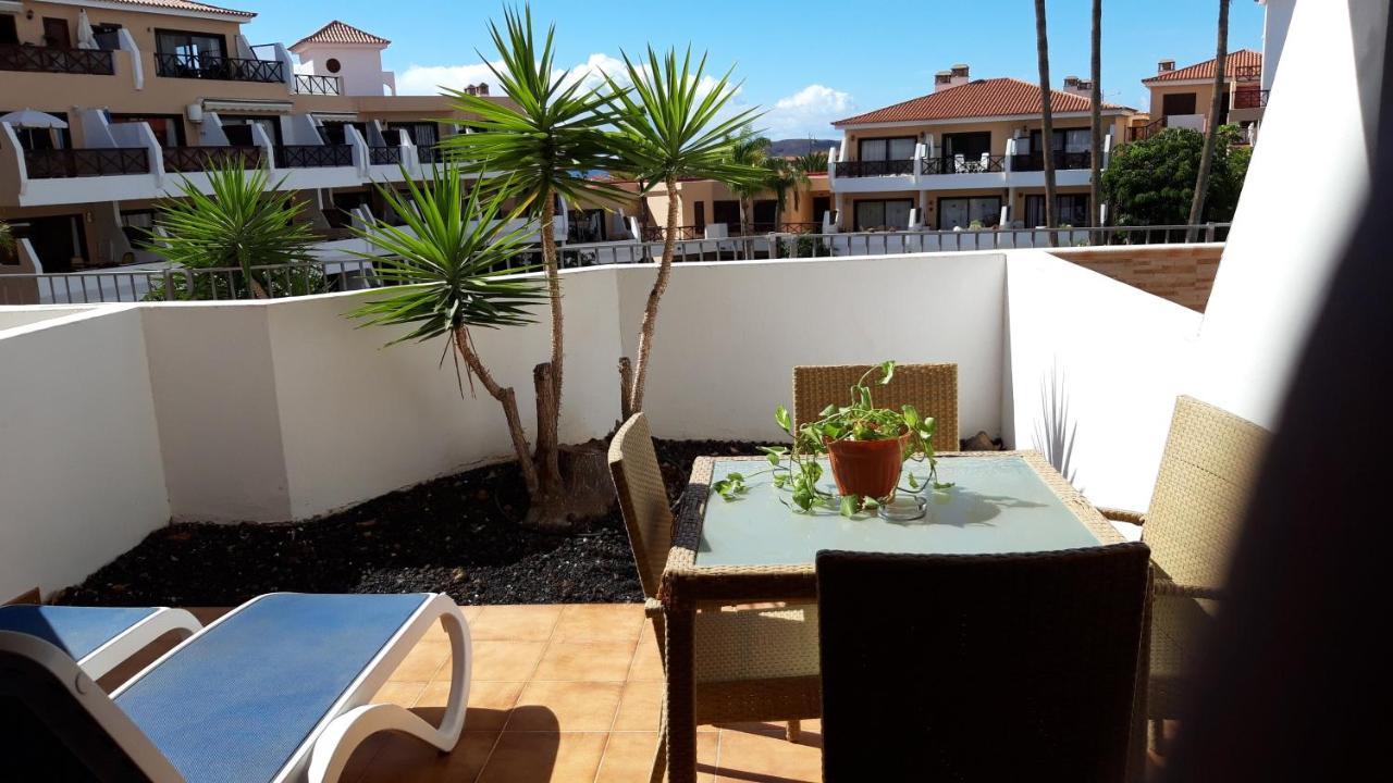 Apartment With Pool And Gardens Near The Coast San Miguel de Abona Luaran gambar