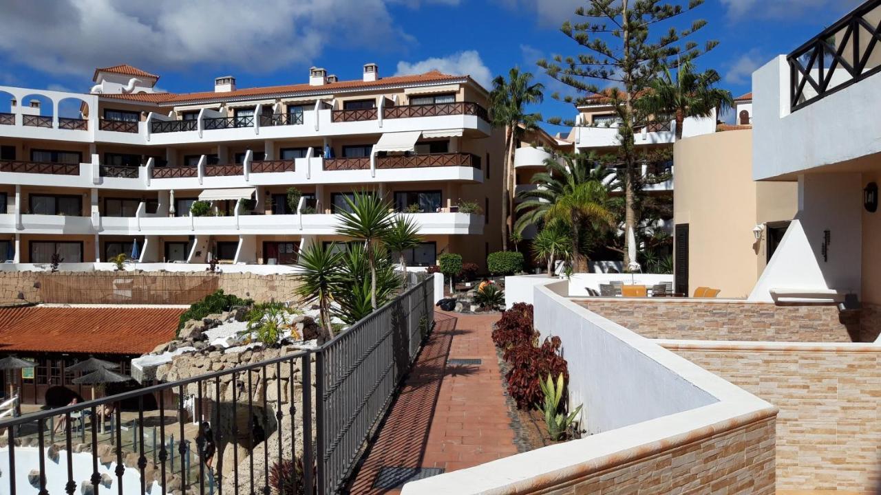 Apartment With Pool And Gardens Near The Coast San Miguel de Abona Luaran gambar